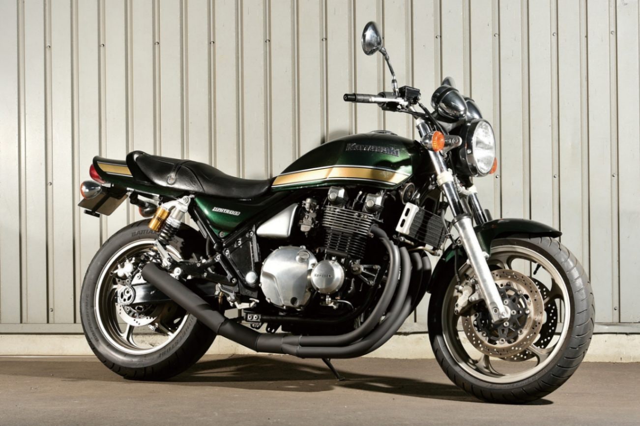 ゼファー1100/RS　黒　アップタイプ