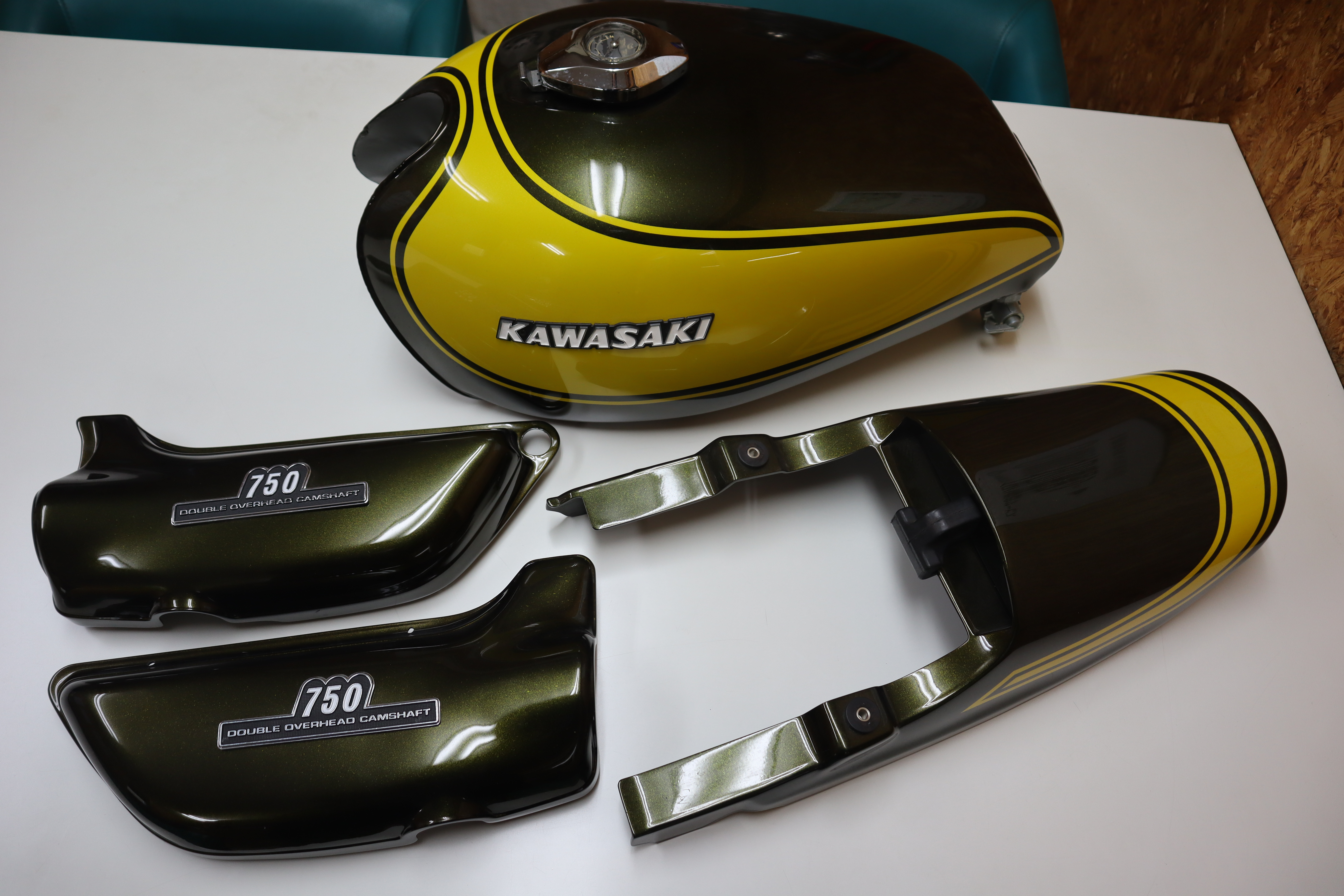 Z1/Z2　純正イエローボールタンク外装一式